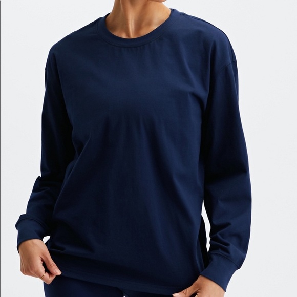 NWT Fabletics long sleeved boyfriend tee - Picture 1 of 5